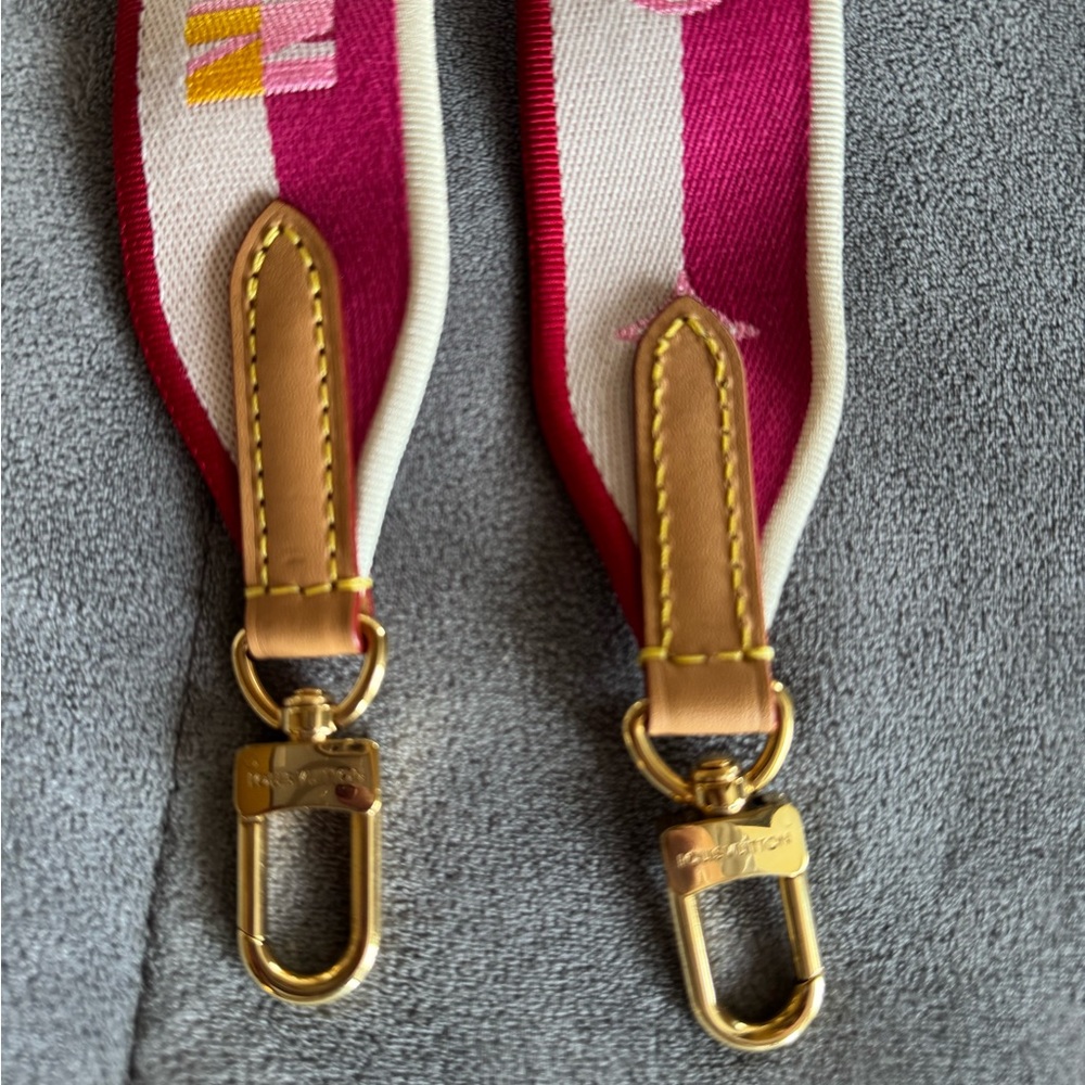 🔥24hrs only🔥Louis Vuitton Logo Shoulder Strap Jacquard Wide Neutral, Pink - Picture 5 of 16